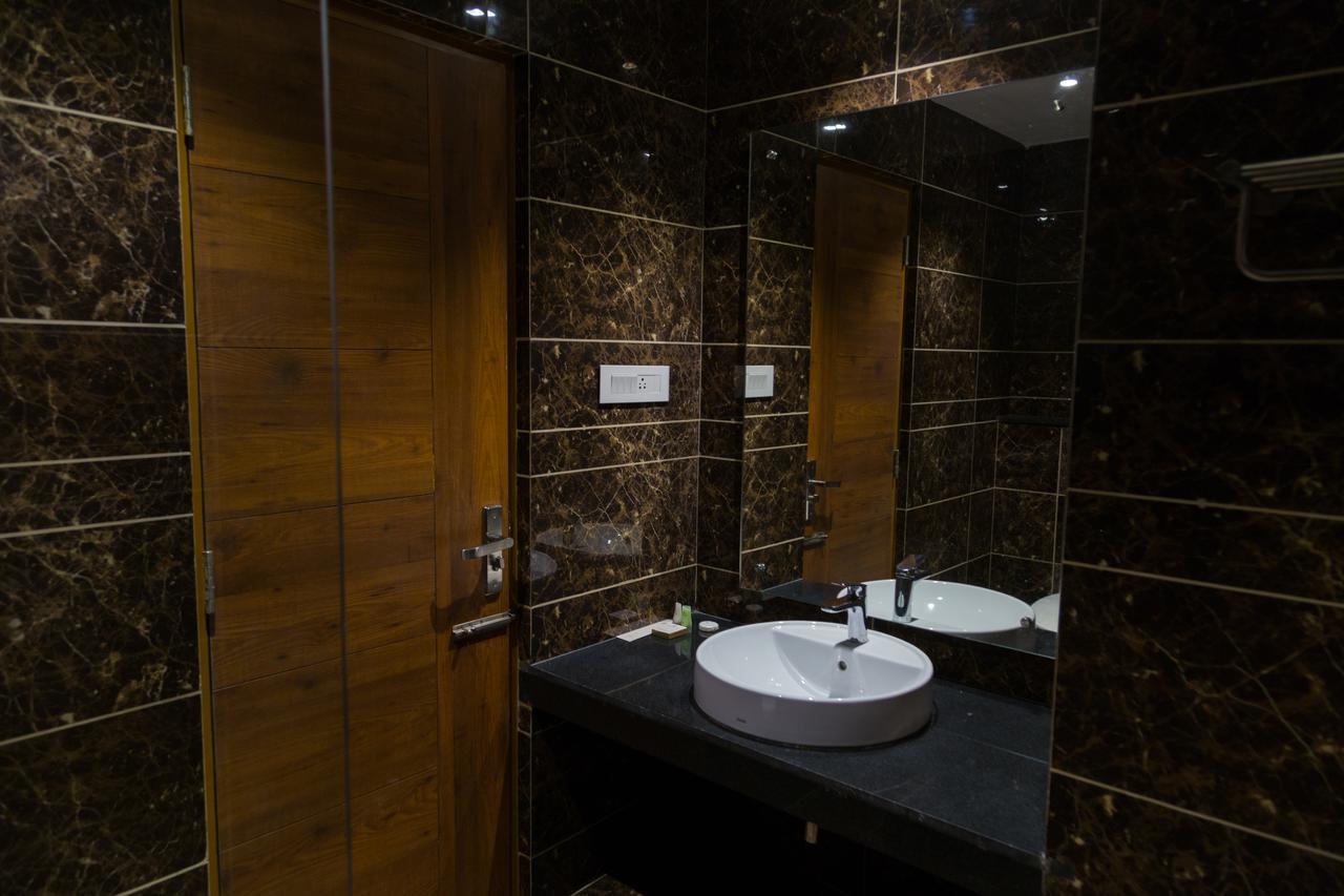 Hotel Hills Tirupattur Tiruppatur Zewnętrze zdjęcie